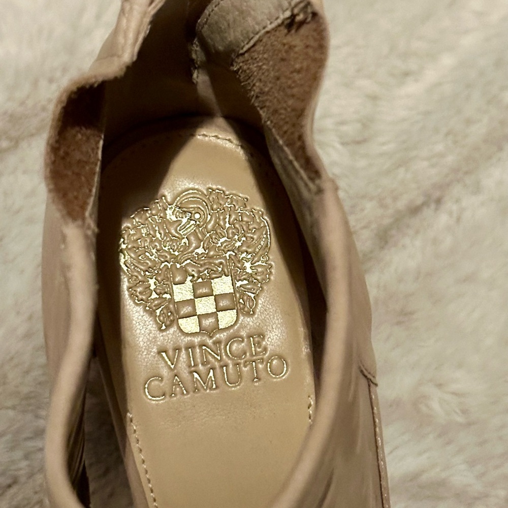 Vince Camuto Beige Woven Heels Booties size 10 - Picture 4 of 4